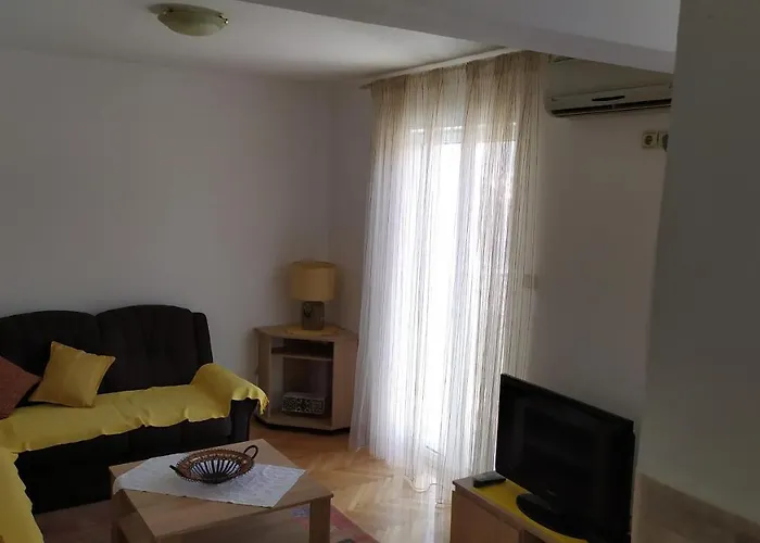 Flat For Rent Marinovic